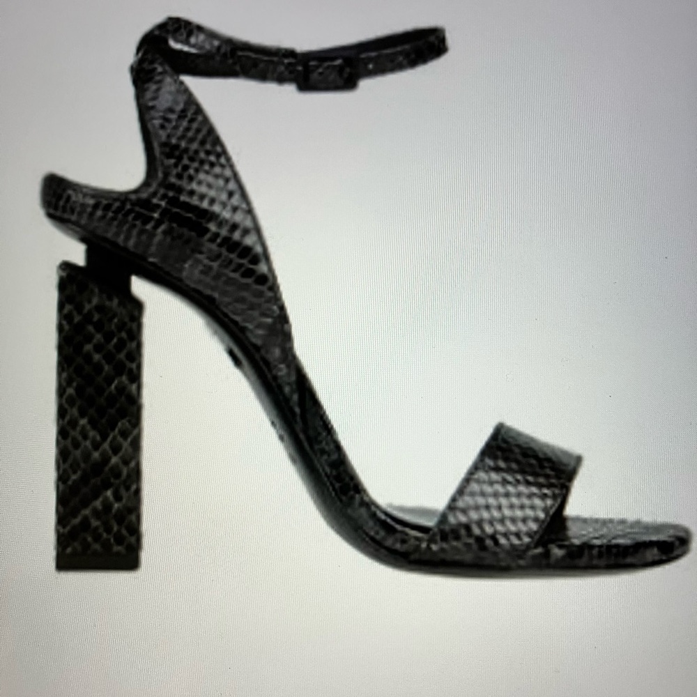 Women’s Vic Matie Snakeskin Print Leather Sandal Size 10